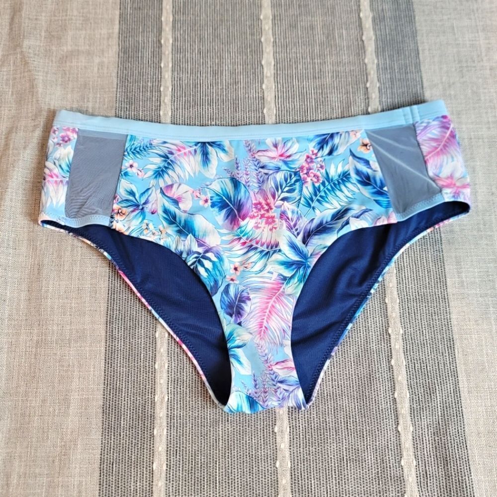 NWT- BLUE RUBY Australia Bikini Bottoms